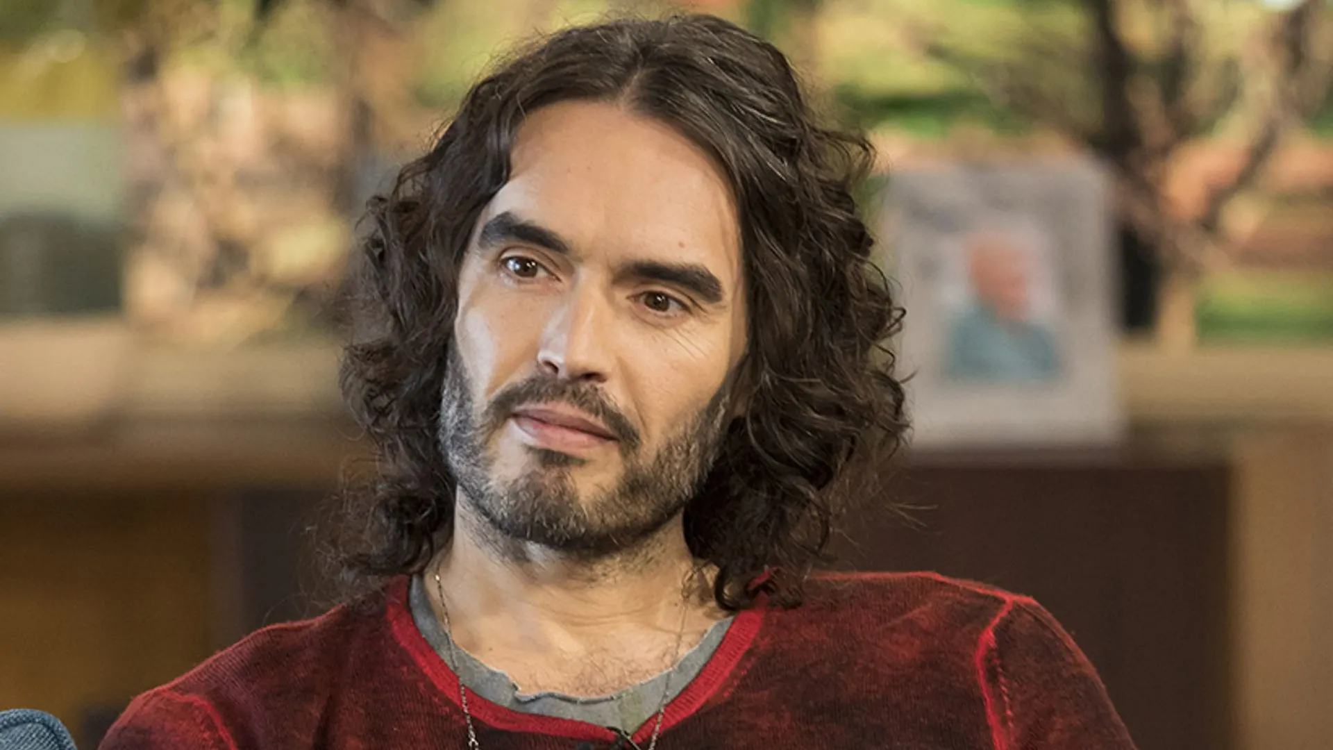 Russell Brand Sober: A Hero's Addiction Story | Avenues Recovery